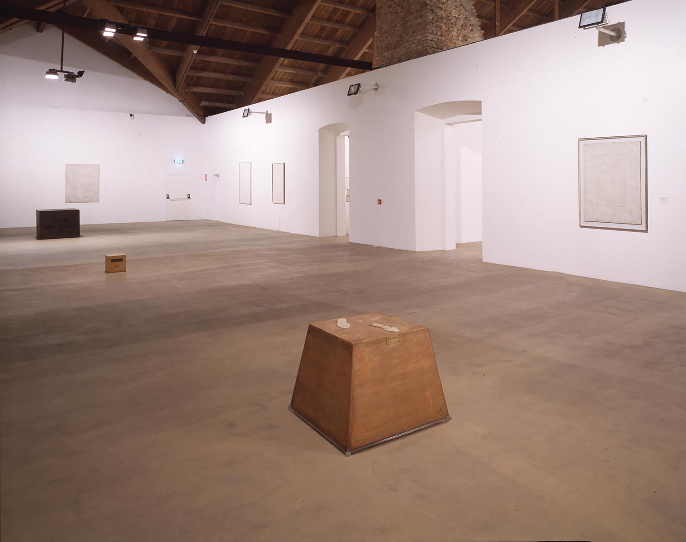 u0022Piero Manzoniu0022, veduta espositiva